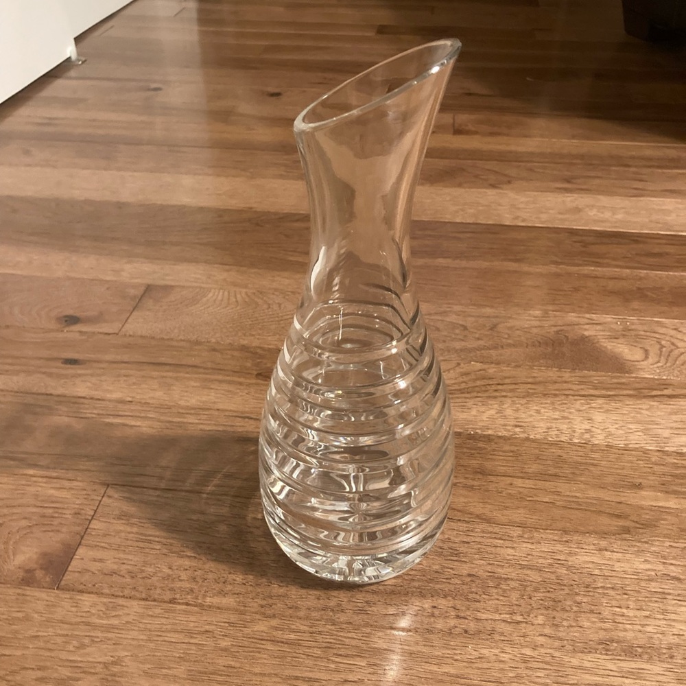 Block Cut Crystal Swirl Pattern Pitcher - Picture 4 of 8